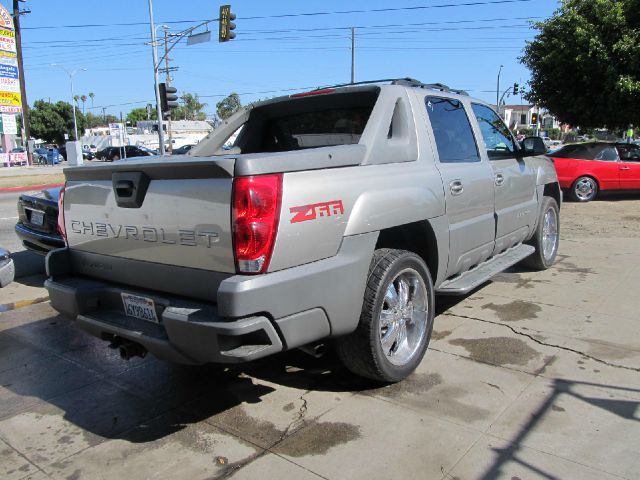 2002 Chevrolet Avalanche C350 4dr Sdn 3.5L Sport RWD Sedan