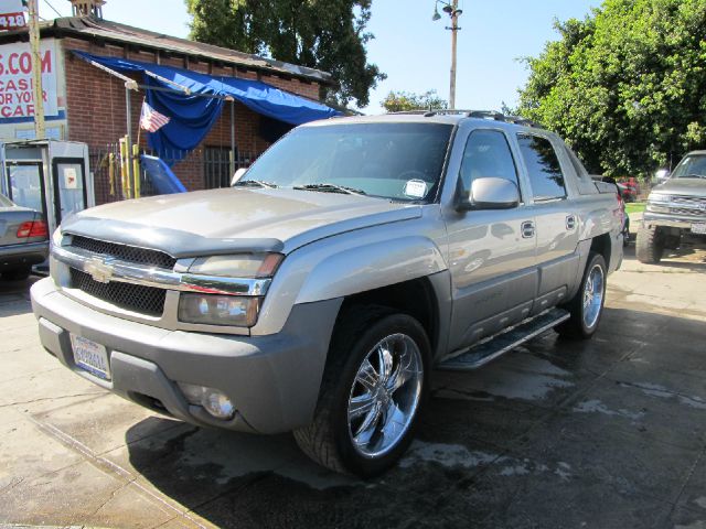 2002 Chevrolet Avalanche C350 4dr Sdn 3.5L Sport RWD Sedan