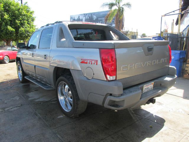 2002 Chevrolet Avalanche C350 4dr Sdn 3.5L Sport RWD Sedan