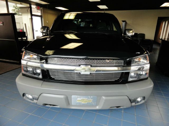 2002 Chevrolet Avalanche C350 4dr Sdn 3.5L Sport RWD Sedan