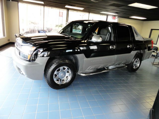 2002 Chevrolet Avalanche C350 4dr Sdn 3.5L Sport RWD Sedan