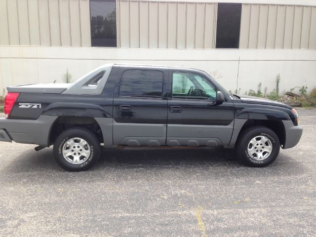 2002 Chevrolet Avalanche C350 4dr Sdn 3.5L Sport RWD Sedan