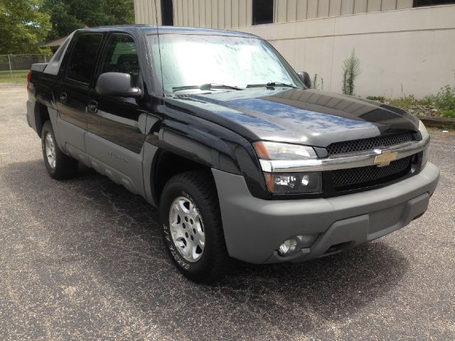 2002 Chevrolet Avalanche C350 4dr Sdn 3.5L Sport RWD Sedan