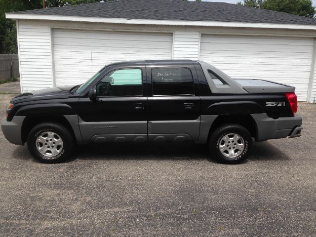 2002 Chevrolet Avalanche C350 4dr Sdn 3.5L Sport RWD Sedan