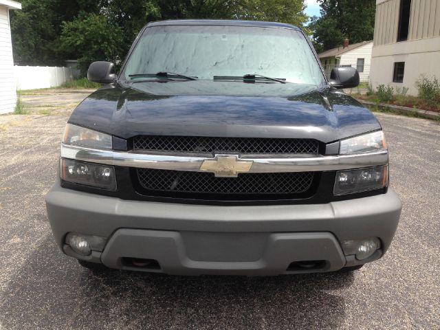 2002 Chevrolet Avalanche C350 4dr Sdn 3.5L Sport RWD Sedan