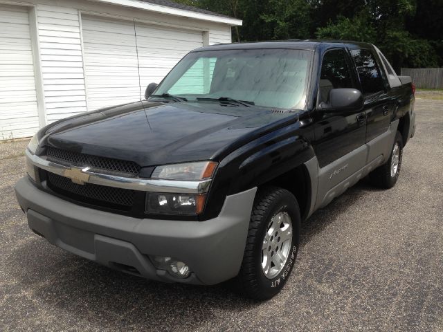 2002 Chevrolet Avalanche C350 4dr Sdn 3.5L Sport RWD Sedan