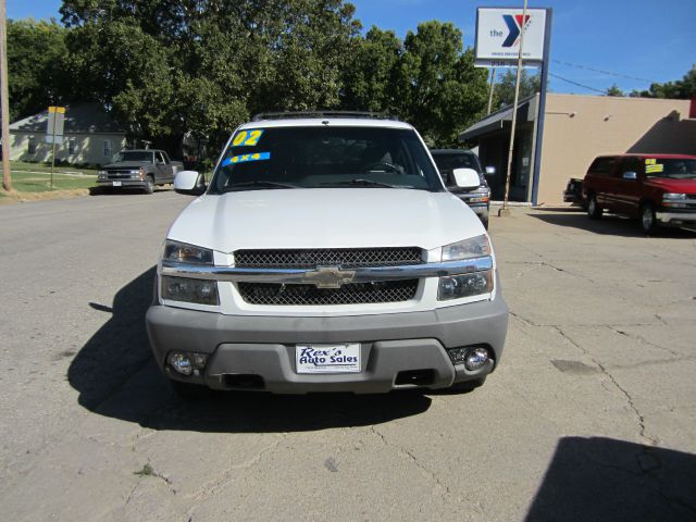 2002 Chevrolet Avalanche C350 4dr Sdn 3.5L Sport RWD Sedan