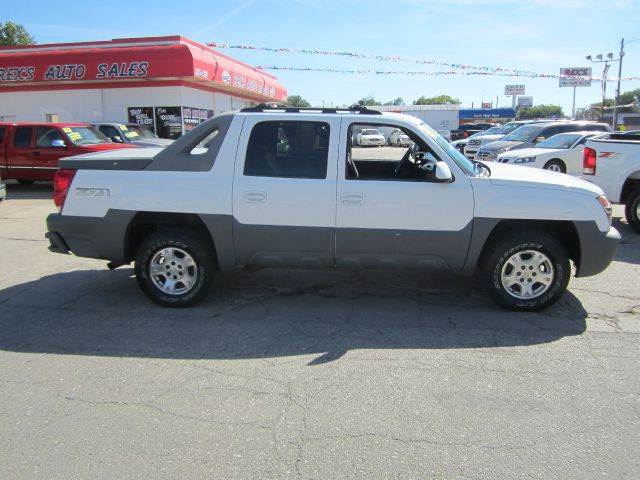 2002 Chevrolet Avalanche C350 4dr Sdn 3.5L Sport RWD Sedan