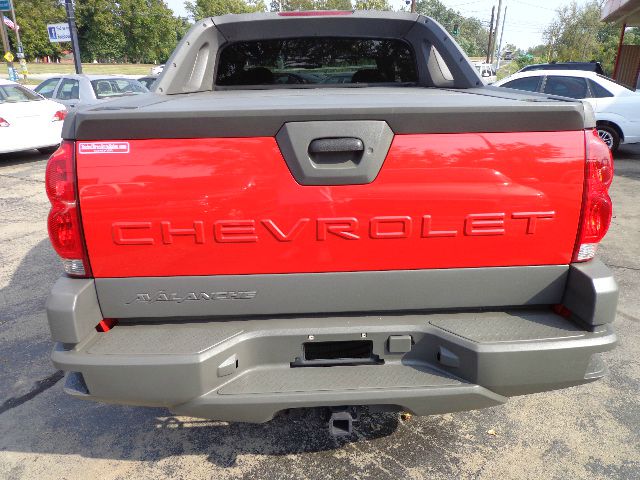 2002 Chevrolet Avalanche C350 4dr Sdn 3.5L Sport RWD Sedan