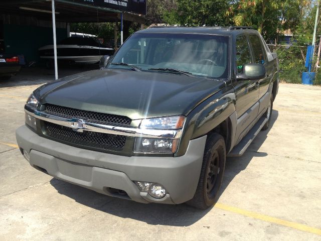 2002 Chevrolet Avalanche C350 4dr Sdn 3.5L Sport RWD Sedan