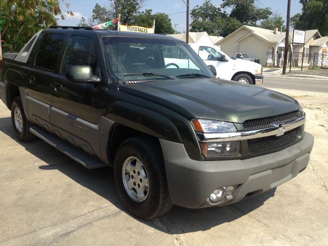 2002 Chevrolet Avalanche C350 4dr Sdn 3.5L Sport RWD Sedan