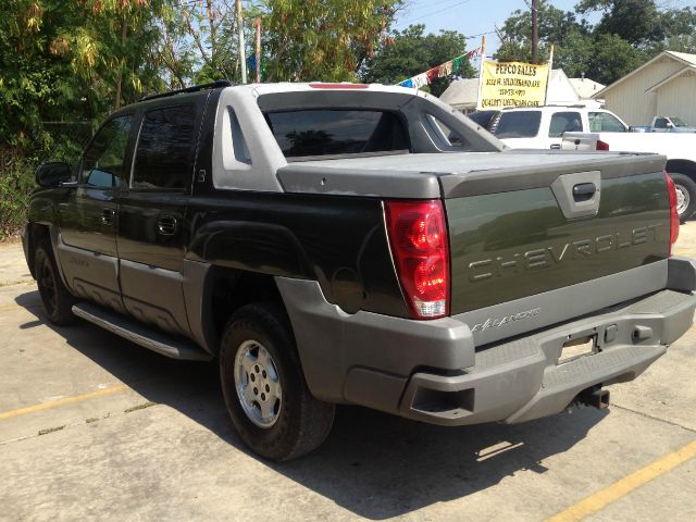 2002 Chevrolet Avalanche C350 4dr Sdn 3.5L Sport RWD Sedan