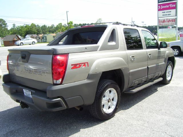 2002 Chevrolet Avalanche C350 4dr Sdn 3.5L Sport RWD Sedan