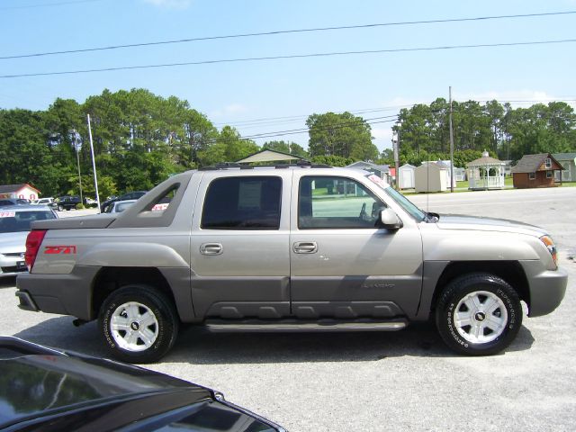 2002 Chevrolet Avalanche C350 4dr Sdn 3.5L Sport RWD Sedan