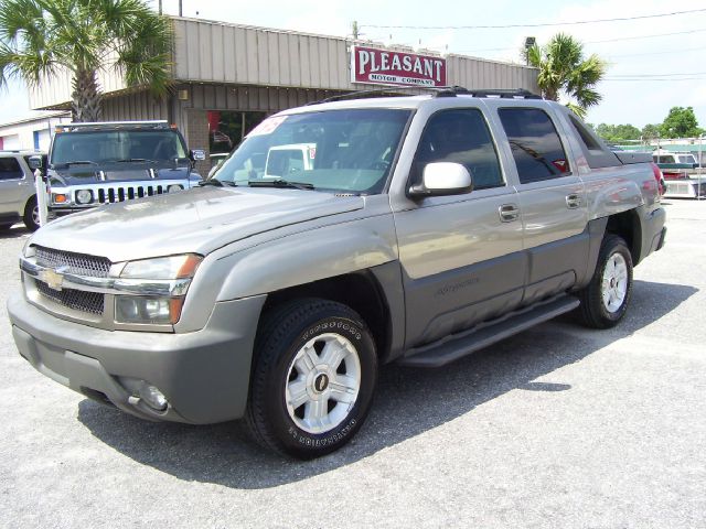 2002 Chevrolet Avalanche C350 4dr Sdn 3.5L Sport RWD Sedan