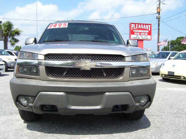 2002 Chevrolet Avalanche C350 4dr Sdn 3.5L Sport RWD Sedan