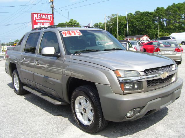 2002 Chevrolet Avalanche C350 4dr Sdn 3.5L Sport RWD Sedan