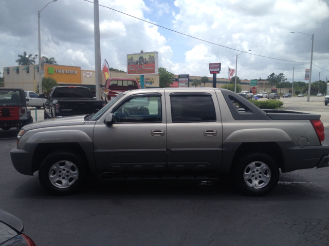 2002 Chevrolet Avalanche C350 4dr Sdn 3.5L Sport RWD Sedan