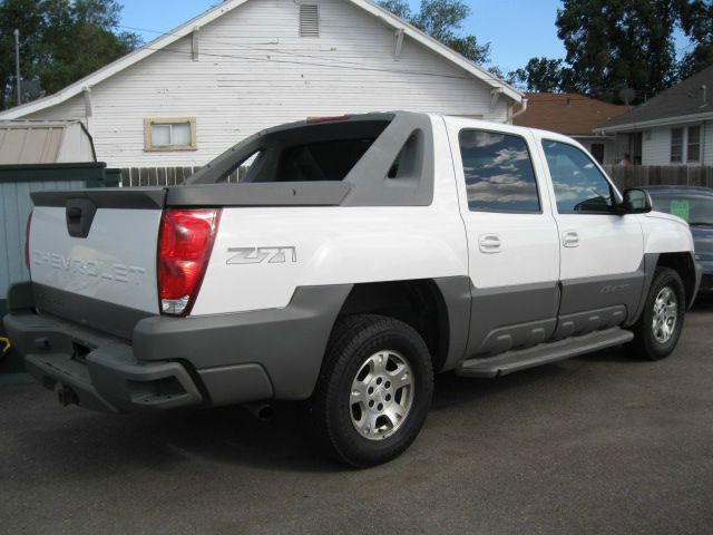 2002 Chevrolet Avalanche C350 4dr Sdn 3.5L Sport RWD Sedan