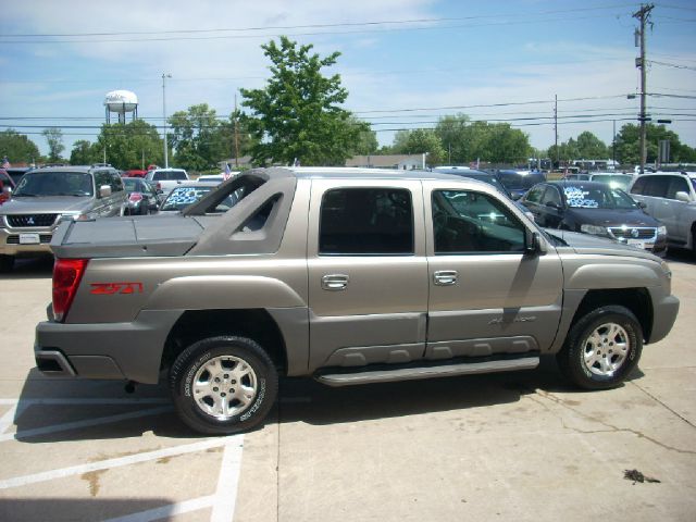 2002 Chevrolet Avalanche C350 4dr Sdn 3.5L Sport RWD Sedan