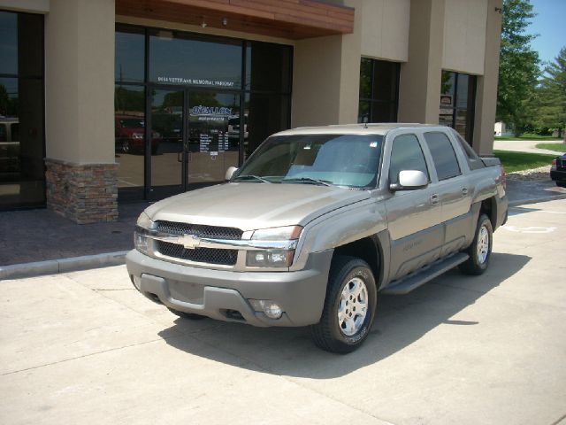 2002 Chevrolet Avalanche C350 4dr Sdn 3.5L Sport RWD Sedan