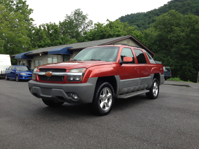 2002 Chevrolet Avalanche C350 4dr Sdn 3.5L Sport RWD Sedan