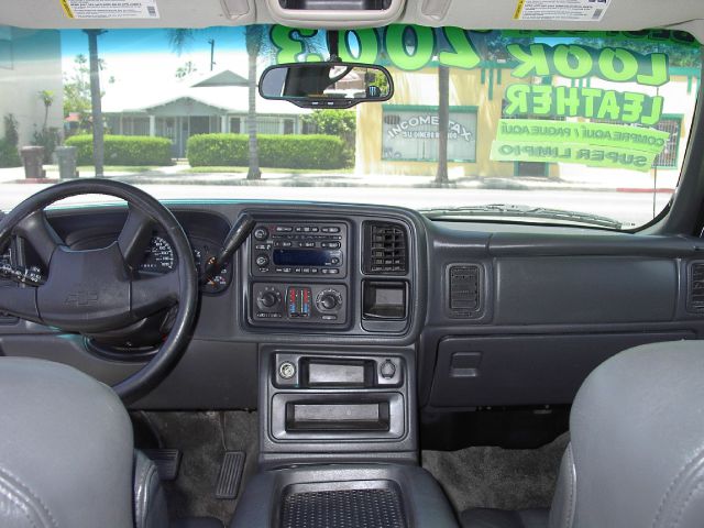 2003 Chevrolet Avalanche C350 4dr Sdn 3.5L Sport RWD Sedan