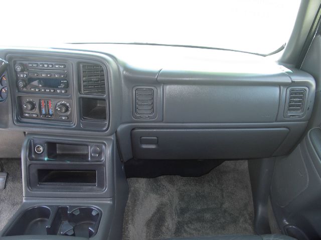 2003 Chevrolet Avalanche C350 4dr Sdn 3.5L Sport RWD Sedan