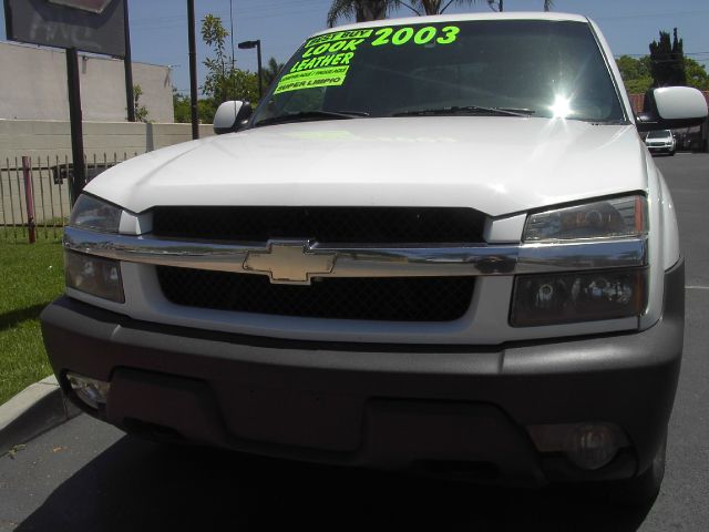 2003 Chevrolet Avalanche C350 4dr Sdn 3.5L Sport RWD Sedan