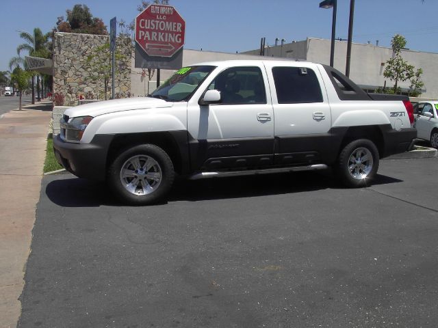 2003 Chevrolet Avalanche C350 4dr Sdn 3.5L Sport RWD Sedan