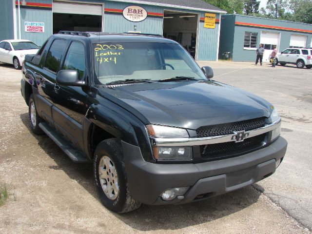 2003 Chevrolet Avalanche C350 4dr Sdn 3.5L Sport RWD Sedan