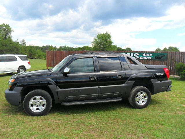 2003 Chevrolet Avalanche C350 4dr Sdn 3.5L Sport RWD Sedan