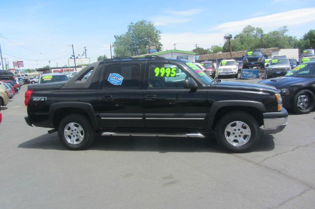 2003 Chevrolet Avalanche C350 4dr Sdn 3.5L Sport RWD Sedan