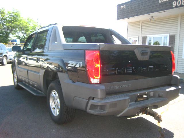 2003 Chevrolet Avalanche C350 4dr Sdn 3.5L Sport RWD Sedan