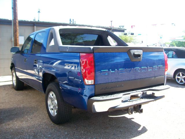 2003 Chevrolet Avalanche C350 4dr Sdn 3.5L Sport RWD Sedan