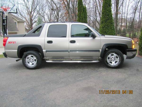 2003 Chevrolet Avalanche C350 4dr Sdn 3.5L Sport RWD Sedan