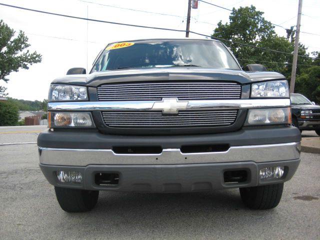 2003 Chevrolet Avalanche C350 4dr Sdn 3.5L Sport RWD Sedan