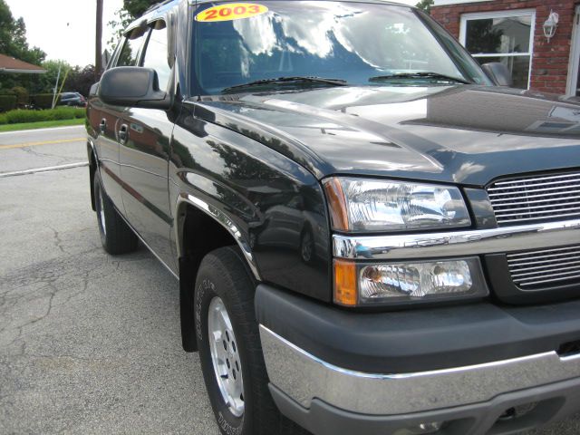 2003 Chevrolet Avalanche C350 4dr Sdn 3.5L Sport RWD Sedan