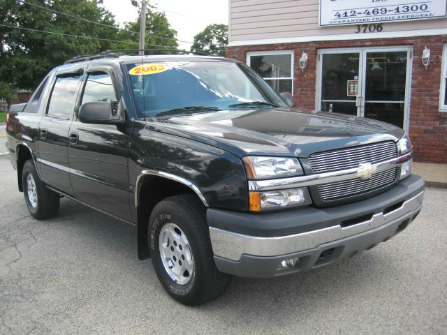 2003 Chevrolet Avalanche C350 4dr Sdn 3.5L Sport RWD Sedan