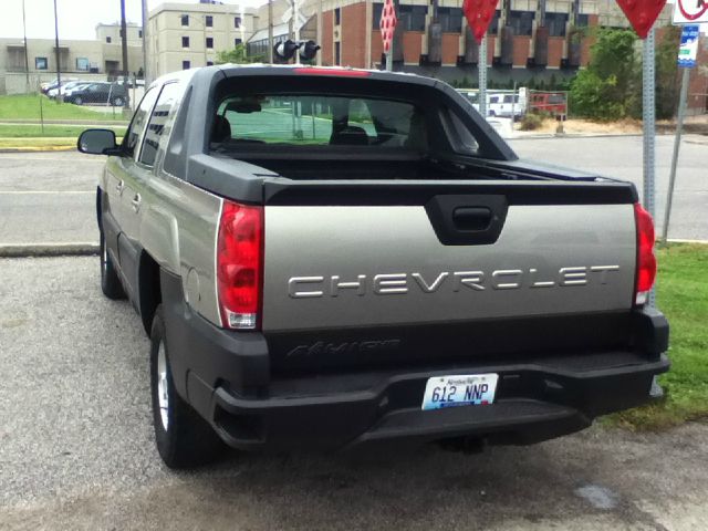 2003 Chevrolet Avalanche C350 4dr Sdn 3.5L Sport RWD Sedan