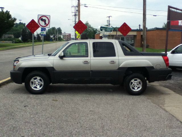 2003 Chevrolet Avalanche C350 4dr Sdn 3.5L Sport RWD Sedan