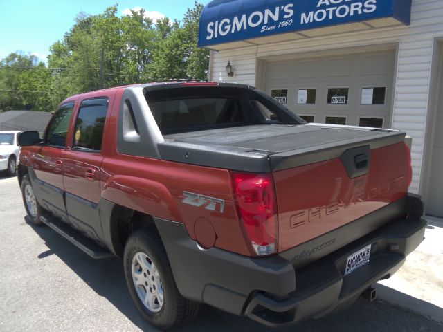 2003 Chevrolet Avalanche C350 4dr Sdn 3.5L Sport RWD Sedan