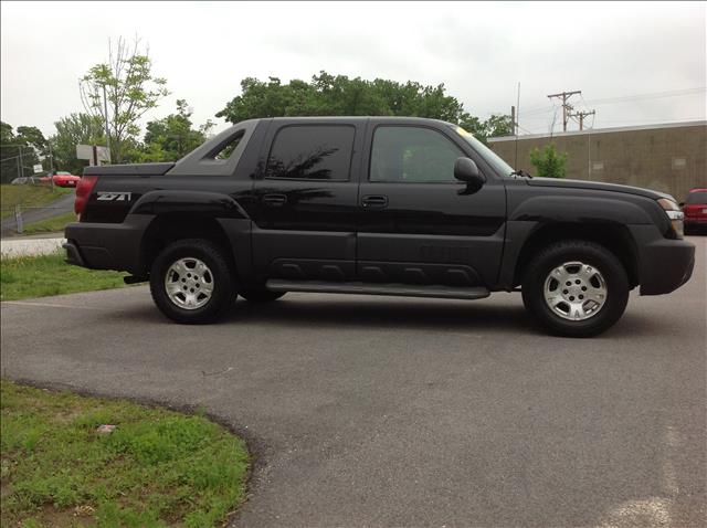 2003 Chevrolet Avalanche C350 4dr Sdn 3.5L Sport RWD Sedan