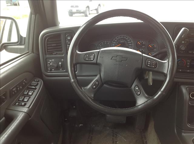 2003 Chevrolet Avalanche C350 4dr Sdn 3.5L Sport RWD Sedan