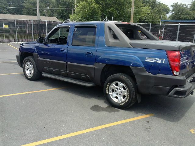 2003 Chevrolet Avalanche C350 4dr Sdn 3.5L Sport RWD Sedan