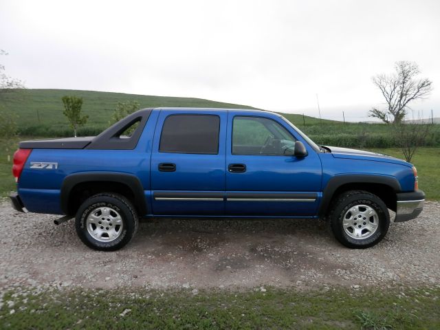 2003 Chevrolet Avalanche C350 4dr Sdn 3.5L Sport RWD Sedan