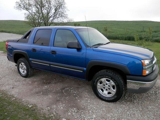 2003 Chevrolet Avalanche C350 4dr Sdn 3.5L Sport RWD Sedan