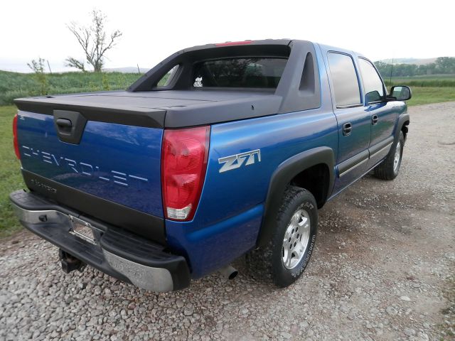 2003 Chevrolet Avalanche C350 4dr Sdn 3.5L Sport RWD Sedan