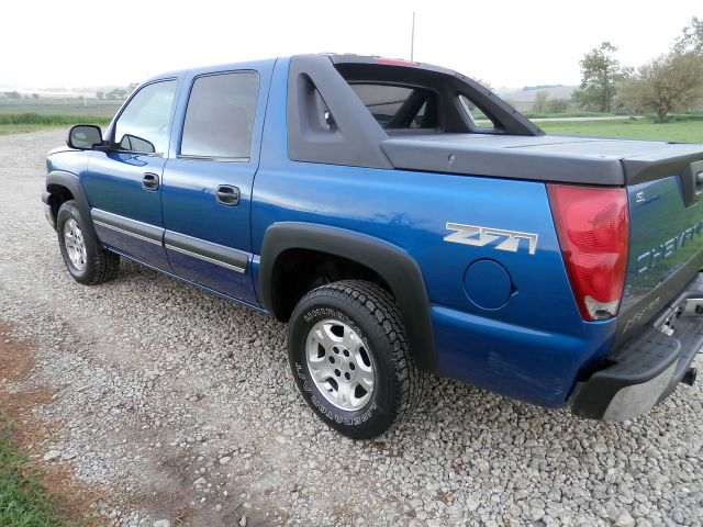 2003 Chevrolet Avalanche C350 4dr Sdn 3.5L Sport RWD Sedan