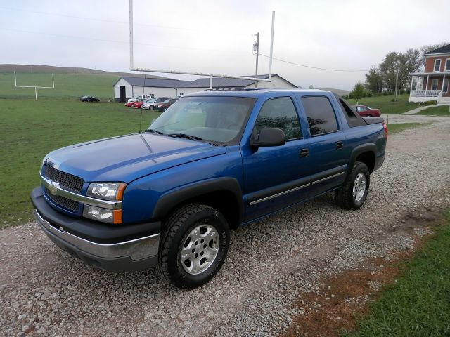 2003 Chevrolet Avalanche C350 4dr Sdn 3.5L Sport RWD Sedan